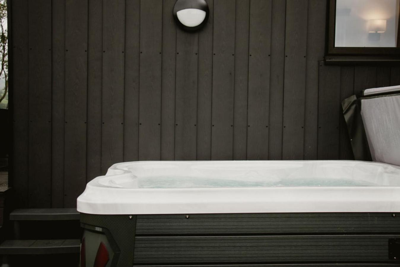 Luxury 2 Bedroom Glamping Pod With Hot Tub At Aganmore Farm Glamping - Pod 2 Ballycastle Exterior photo